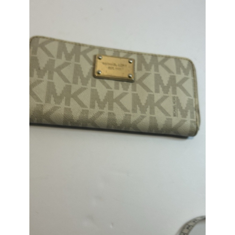 Michael Kors Jet Set Vanilla MK Signature Large Travel‎ Continental Wallet Logo